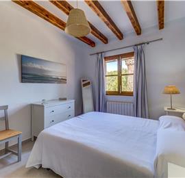 4 Bedroom villa with a pool near Pollensa, sleeps 8